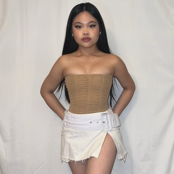 Corset from Are You Am I. Size 2 and it runs small. - Picture 4 of 4